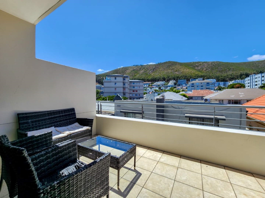 2 Bedroom Property for Sale in Sea Point Western Cape